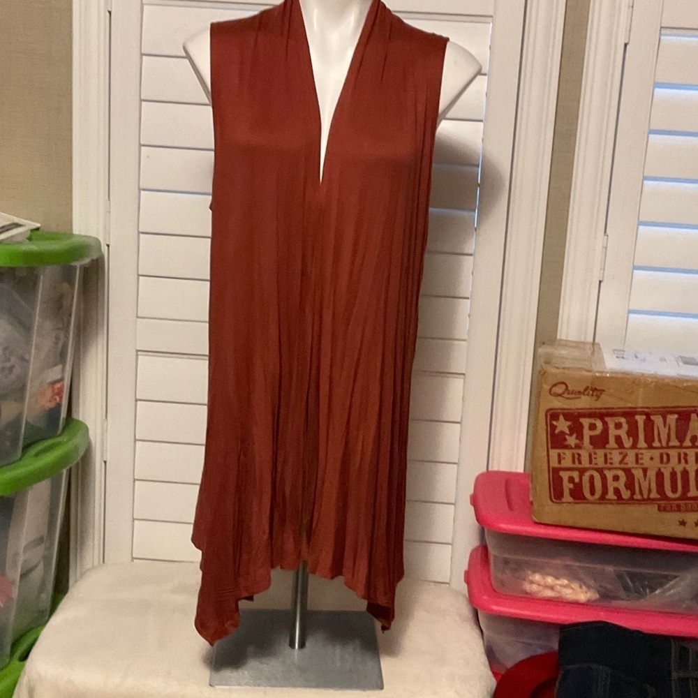Active USA Rust Sleeveless Cardigan
